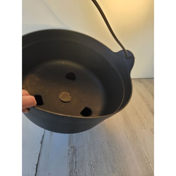 Black large cauldron candy bucket Halloween home decor figure - Picture 8 of 9
